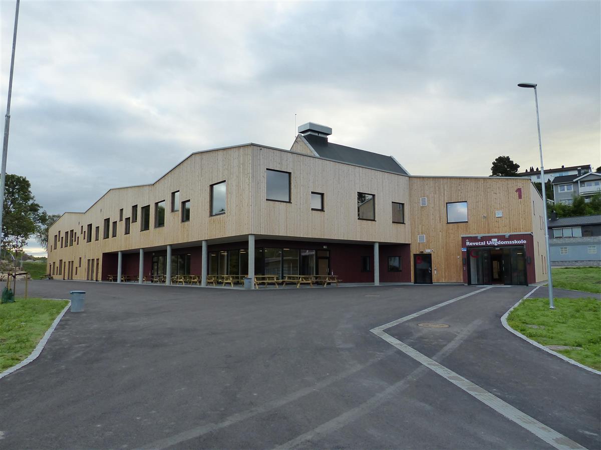 Bilde av Revetal ungdomsskole - Klikk for stort bilde