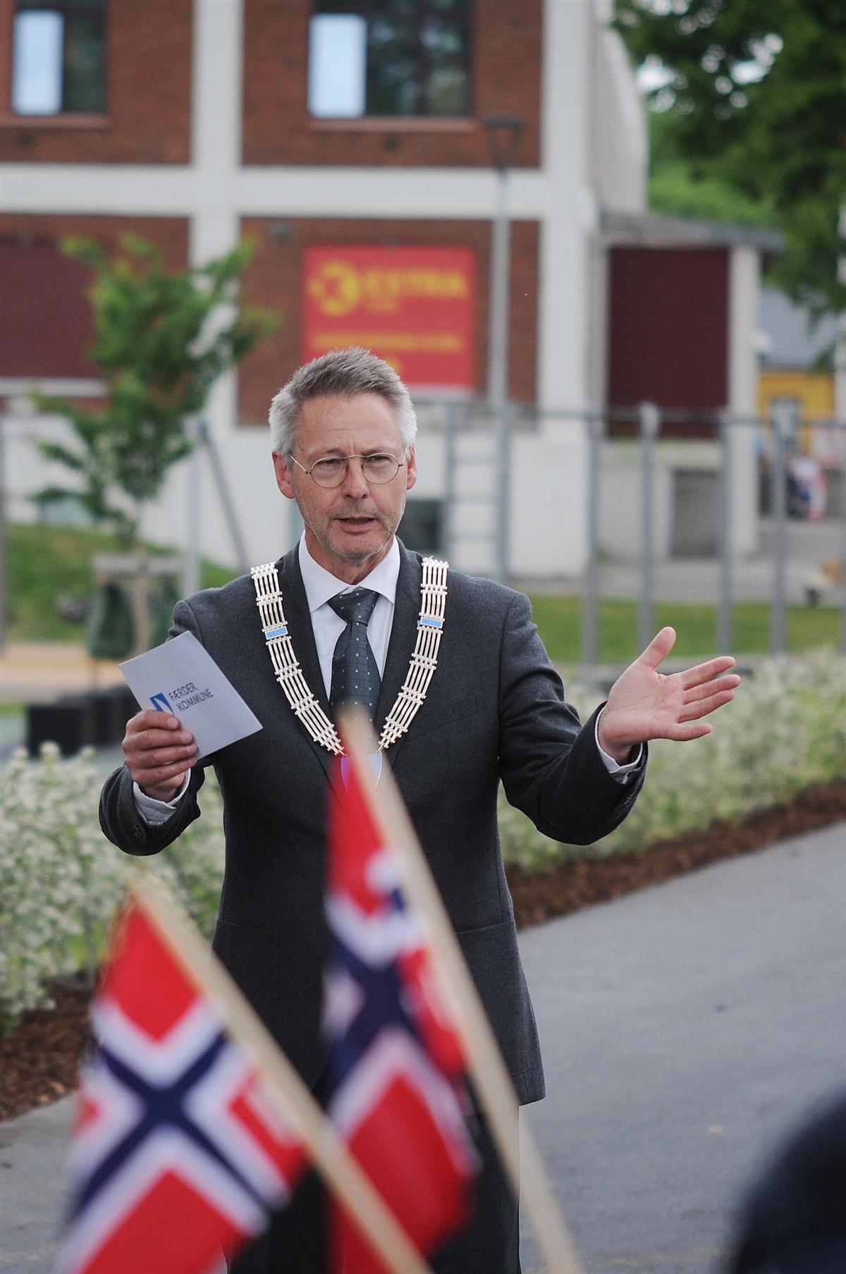 færders ordfører tom mello taler under åpningen av vestfoldgaten - Klikk for stort bilde